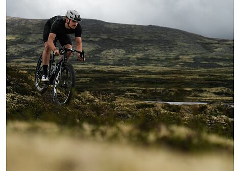 Závodní gravel kolo FARA