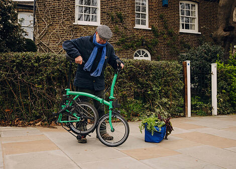 Skládací elektrokolo do města Brompton Electric C Line e-Motiq