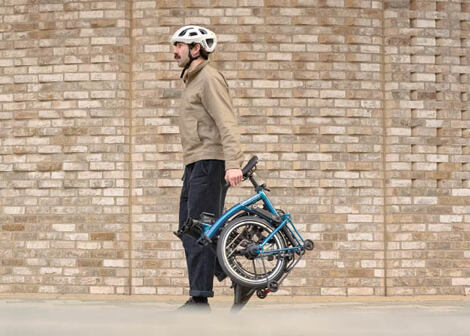 Lehké titanové skládací kolo Brompton