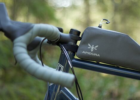 Brašna na kolo na rám Apidura Expedition Bolt-On Top Tube Pack 1l