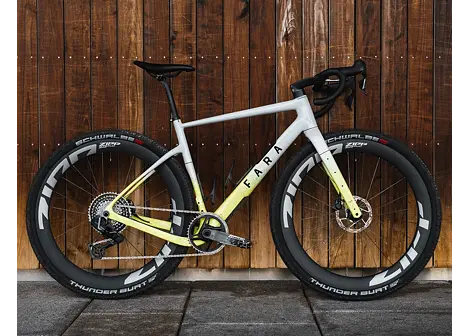 Závodní gravel kolo FARA