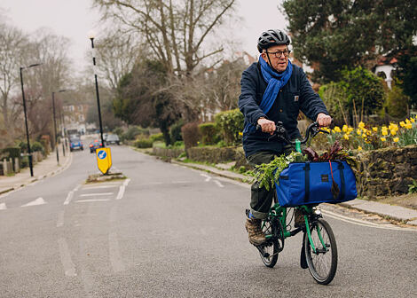 Skládací elektrokolo do města Brompton Electric C Line e-Motiq