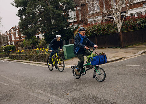 Skládací elektrokolo do města Brompton Electric C Line e-Motiq 
