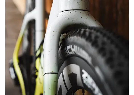 Závodní gravel kolo FARA