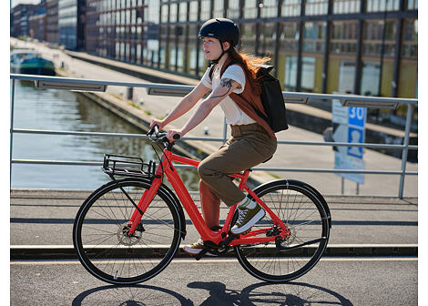 Městské elektrokolo Momentum Voya E+ 2, Tequila Sunrise