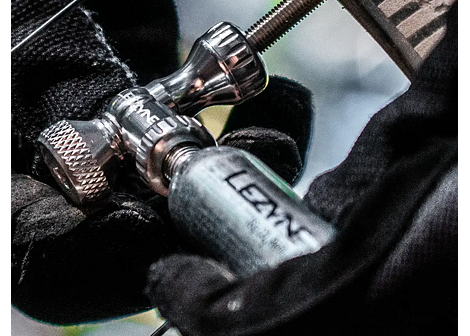 CO2 bombička Lezyne