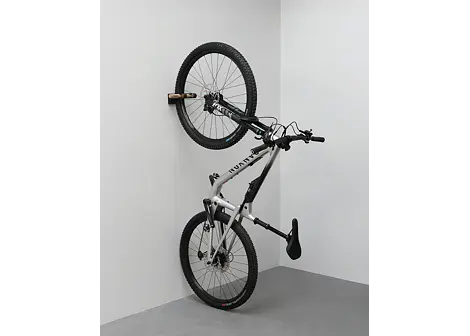 Držák na horské kolo na zeď Tons Wall Mount Vertical