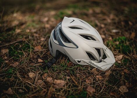 Helma Troy Lee Designs A3 Mips Uno, White