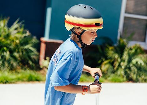 Dětská helma Nutcase Mips, Galaxy Guy