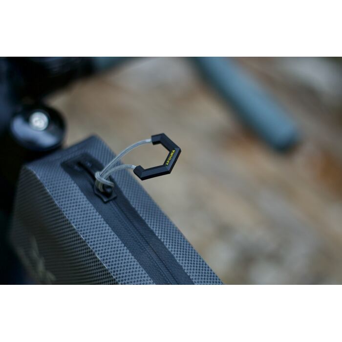 Brašna na rám Apidura Expedition Bolt-On Top Tube Pack 1l