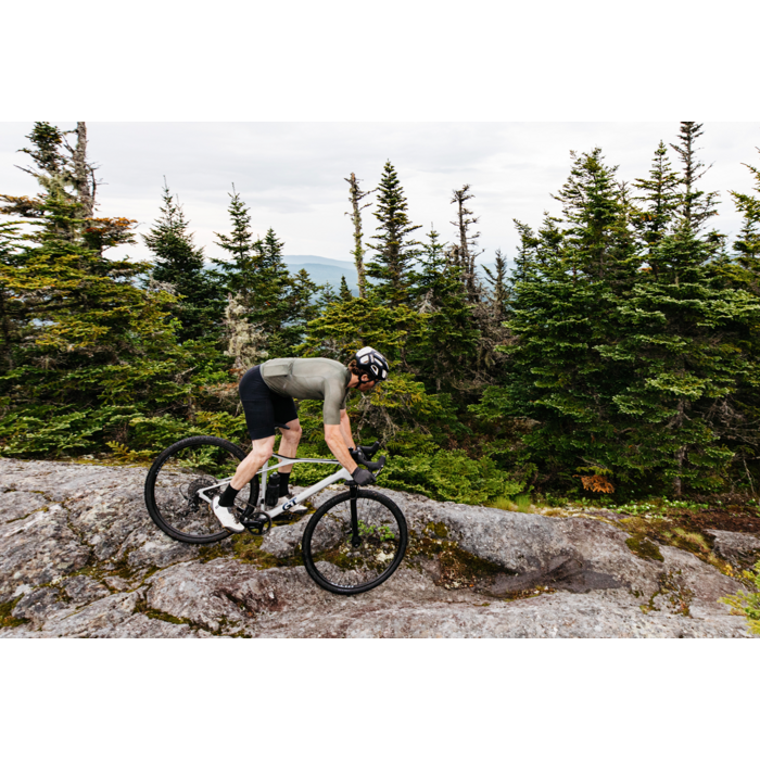 Gravel bike GT Grade Comp, TAN